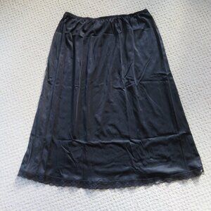 Warner's Black Half Slip